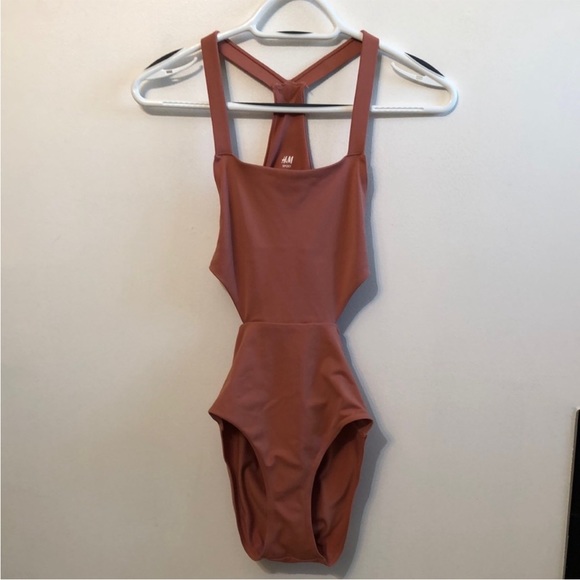 H&M Sport Cut Out Dusty Rose Body Suit - Picture 3 of 7